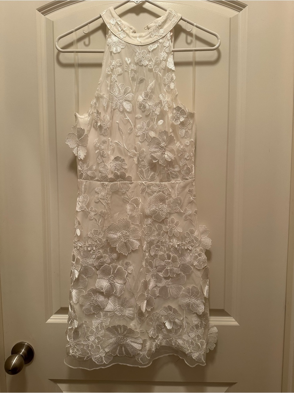 Women’s' White Floral Lace Halter Dress